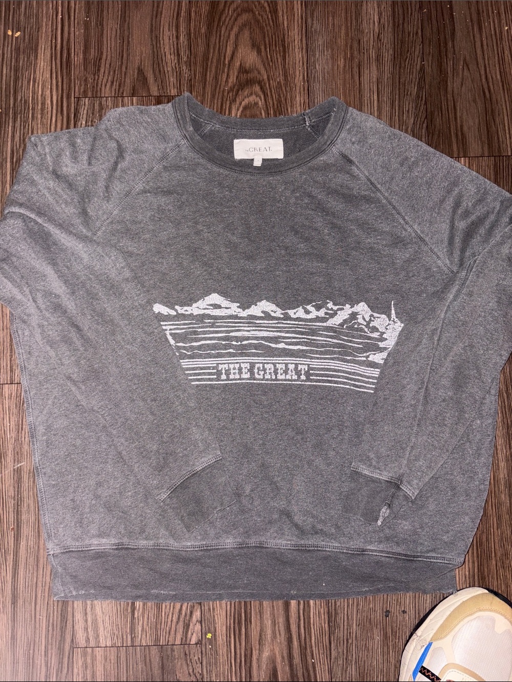 THE GREAT. Women's Gray Crewneck Sweatshirt with White Mountain Graphic Size 2 g